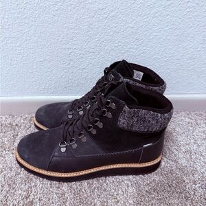 Toms Black and Gray Ankle Boots with Lace-Up Closure